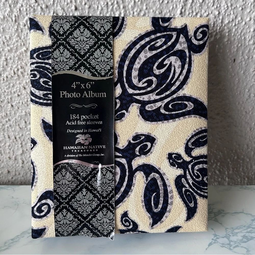 Hawaiian photo album with Turtles or Honu’s cream/beige blue gray NWT